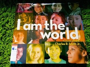https://gatheringbooks.wordpress.com/2014/03/20/celebrating-diversity-in-i-am-the-world/